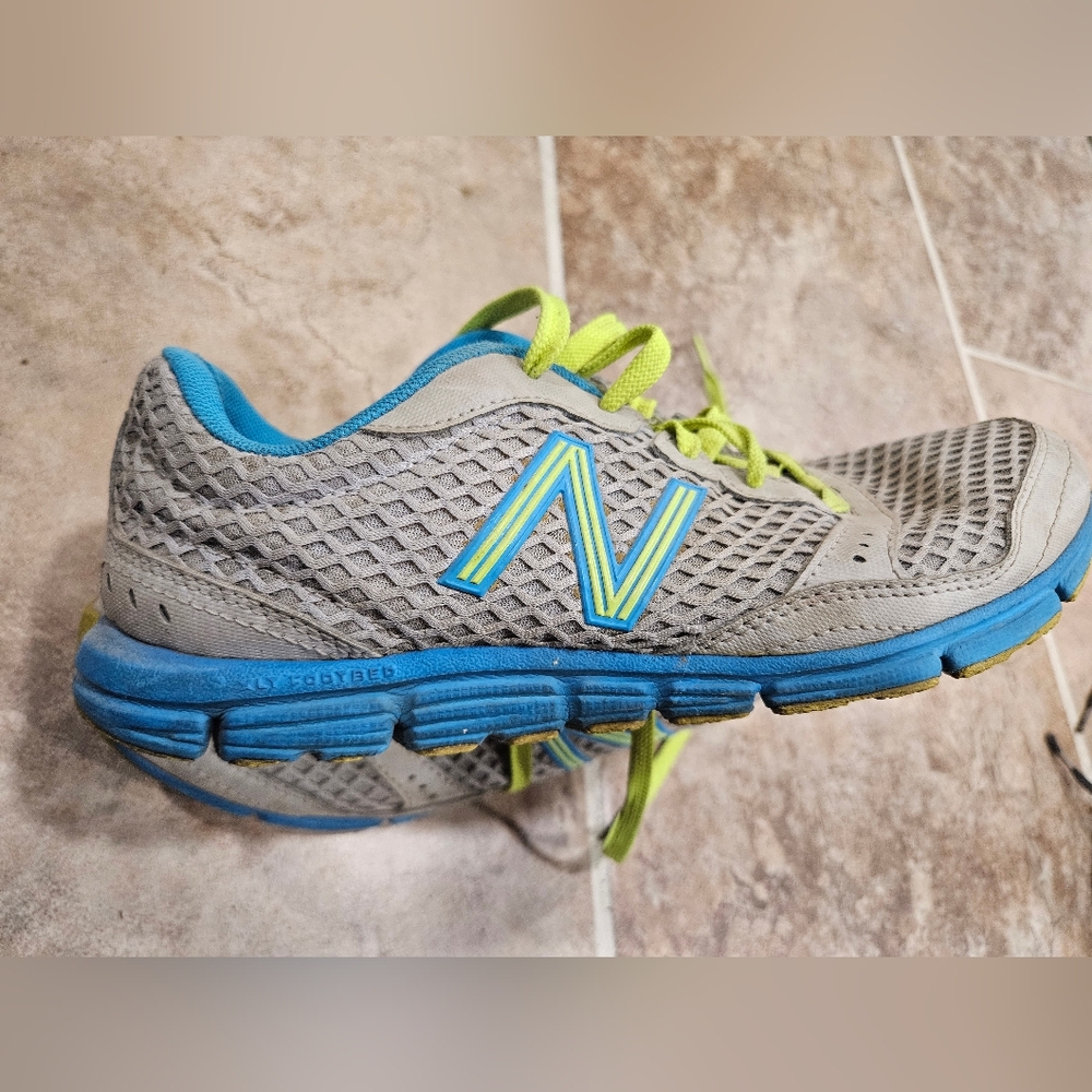 New Balance shoes - Picture 11 of 16